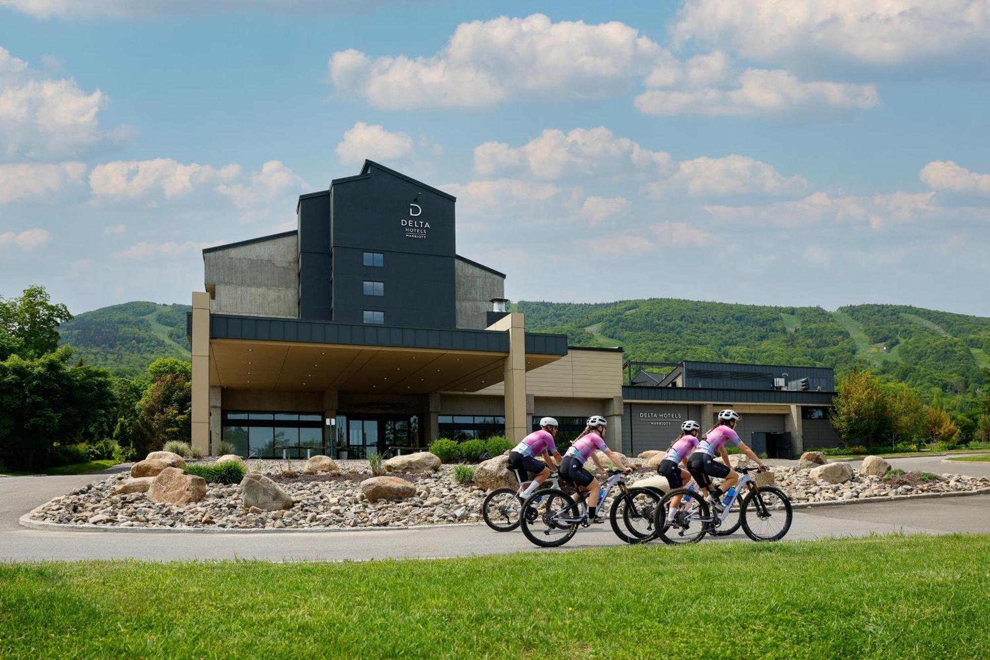 Delta Hotels By Marriott Mont Sainte-Anne, Resort & Convention Center Бопре Экстерьер фото